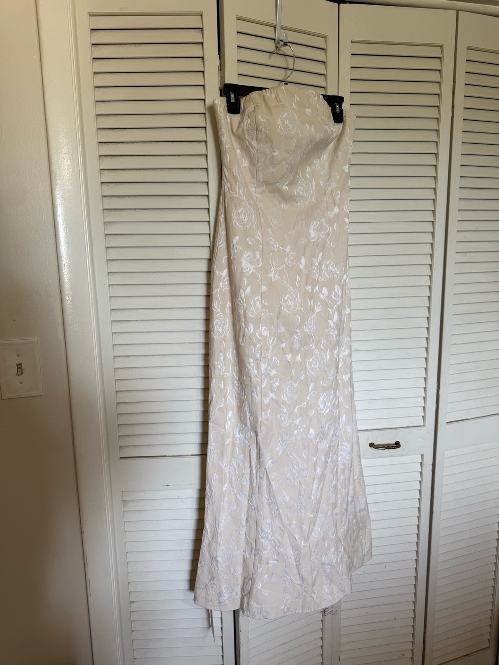 Abercrombie & Fitch Strapless Cream Floral Jacquard Gown